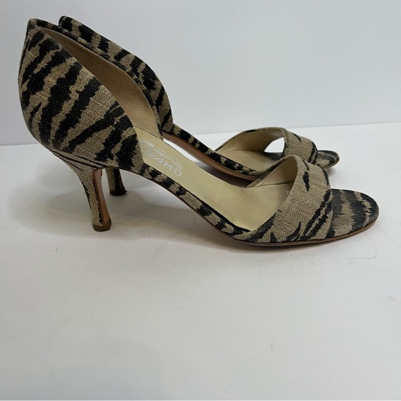 Salvatore Ferragamo Black and Tan Animal Print Heels Size 9 - Picture 3 of 10